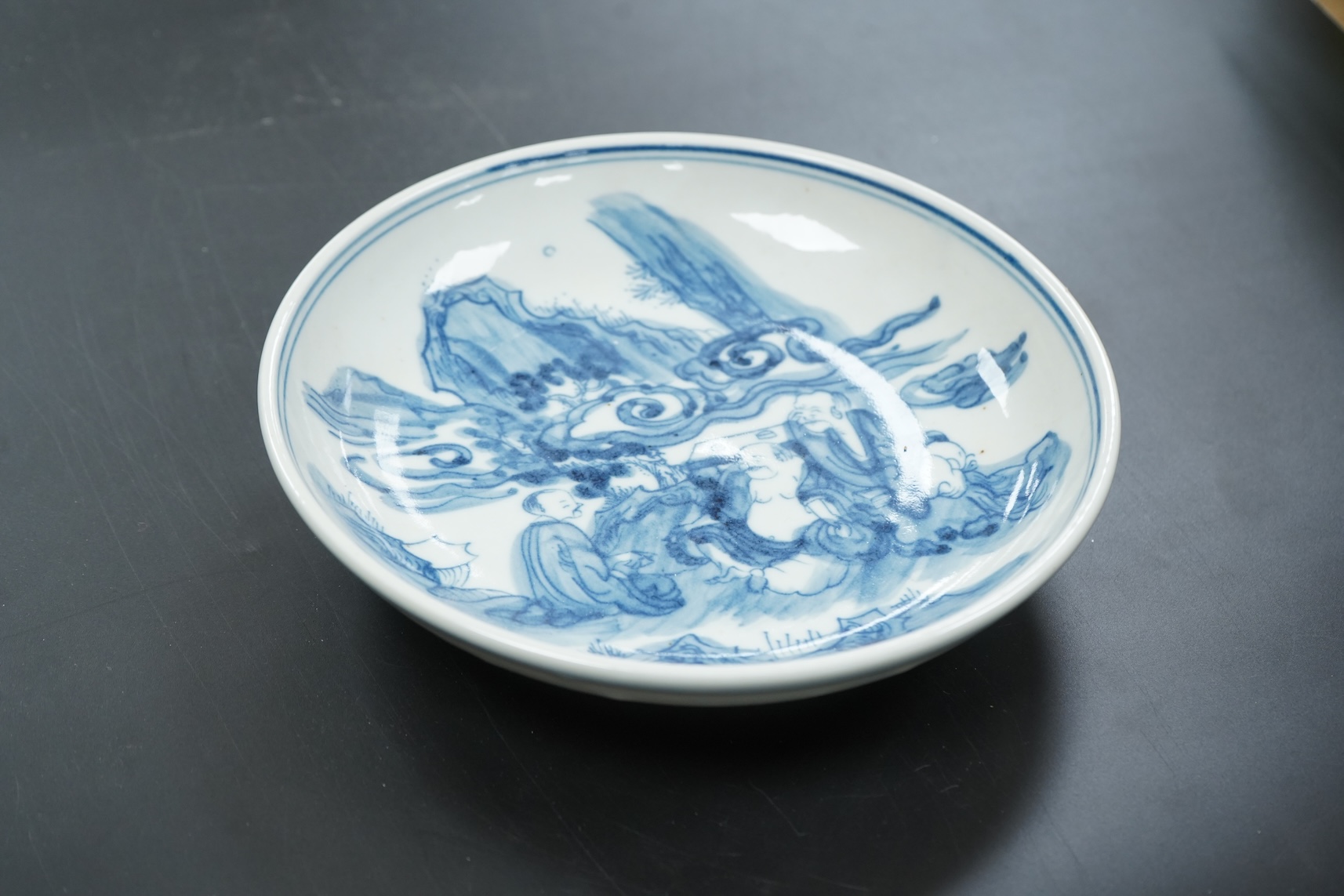 A Chinese blue and white dish, 21cm in diameter